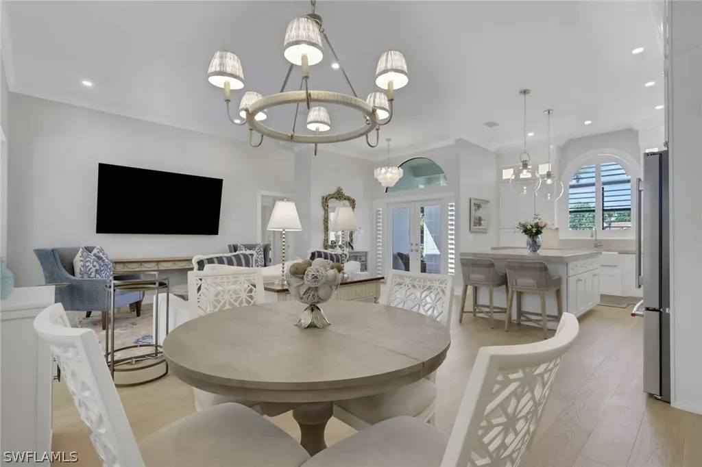 1325 Kings Way Naples FL 34104
