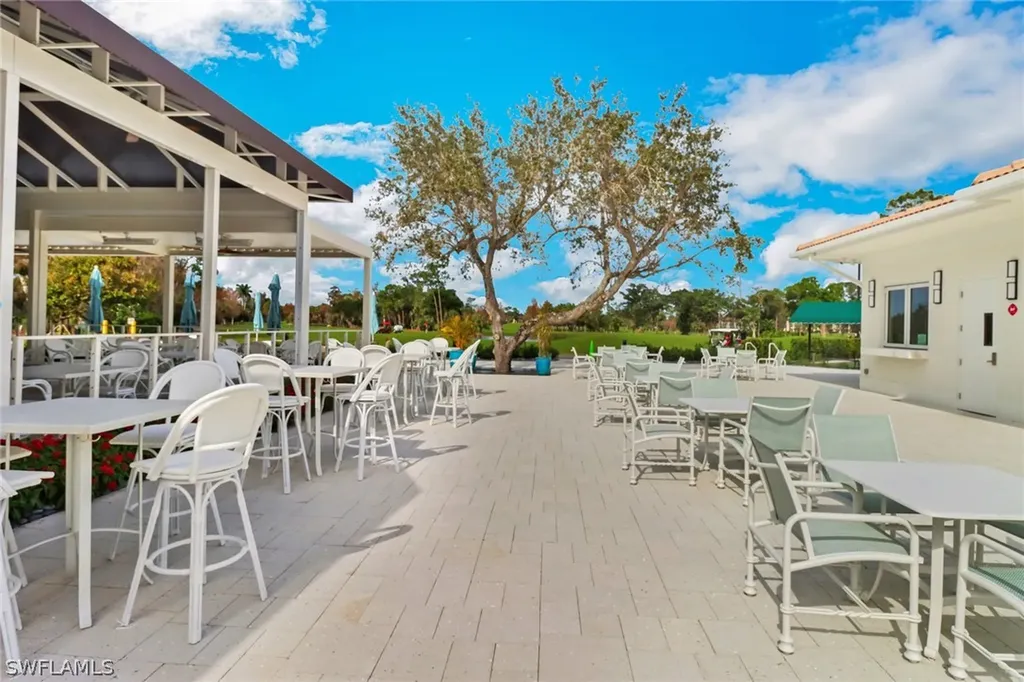 1325 Kings Way Naples FL 34104