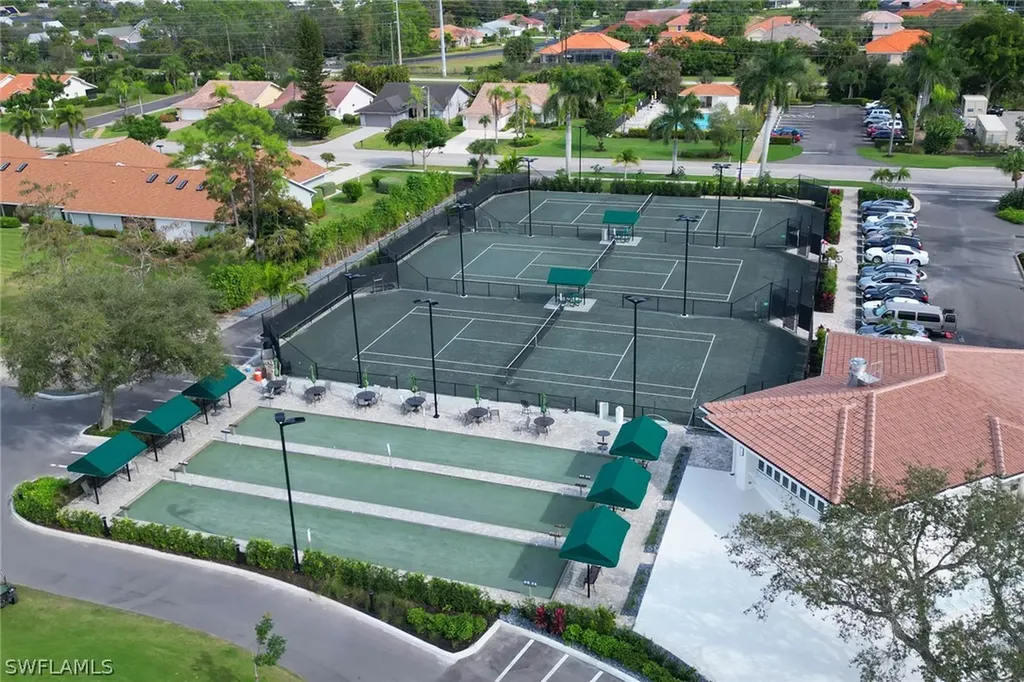 1325 Kings Way Naples FL 34104