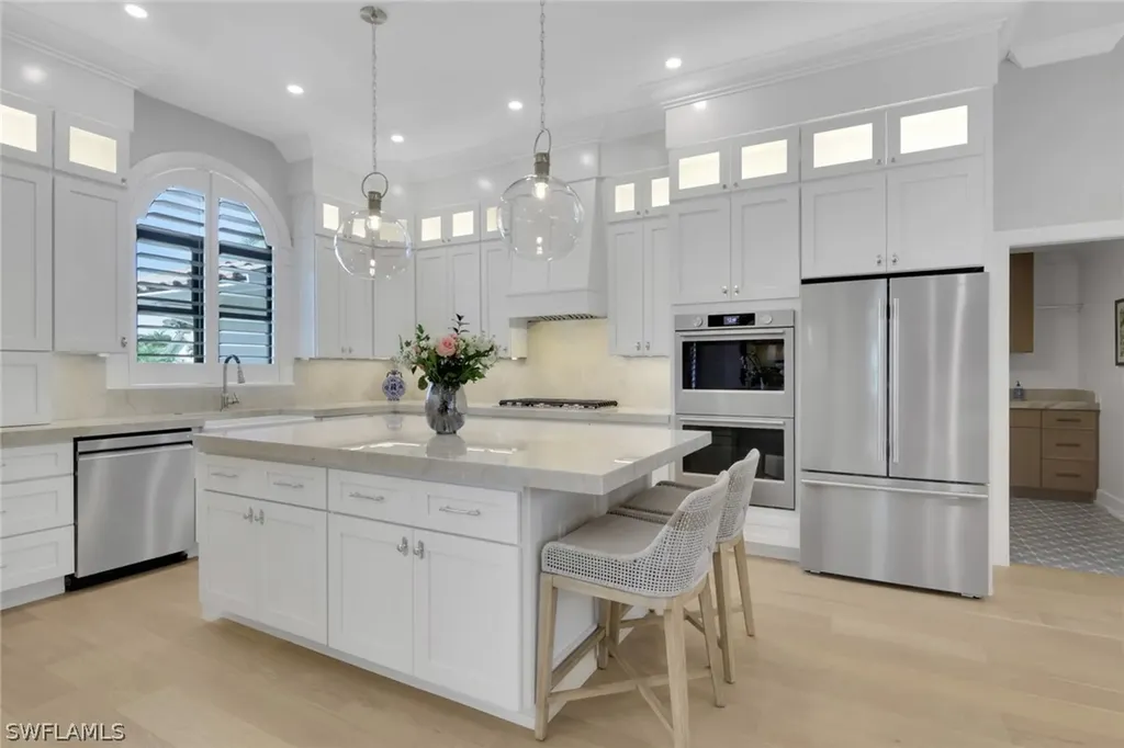 1325 Kings Way Naples FL 34104