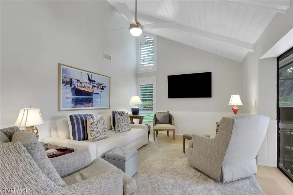 1325 Kings Way Naples FL 34104