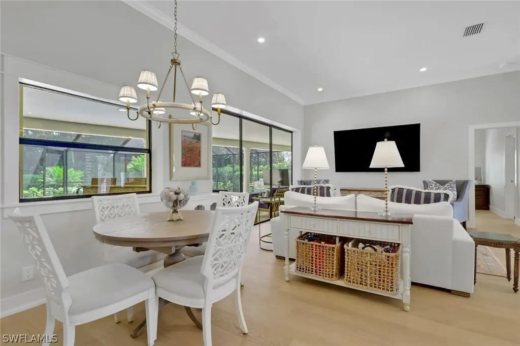 1325 Kings Way Naples FL 34104