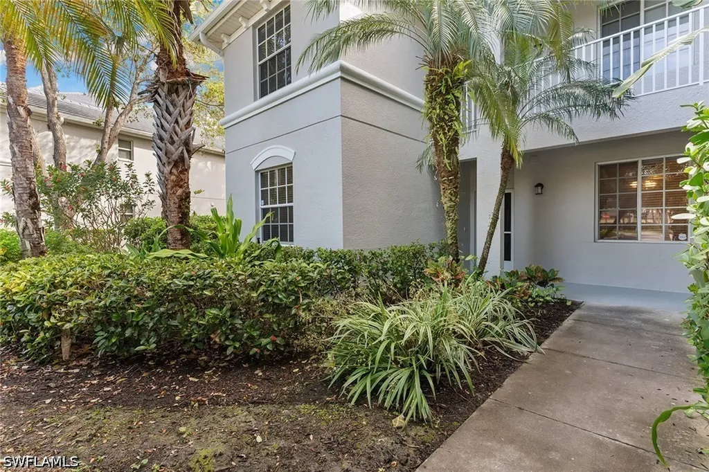 1882 Tarpon Bay Drive S Naples FL 34119