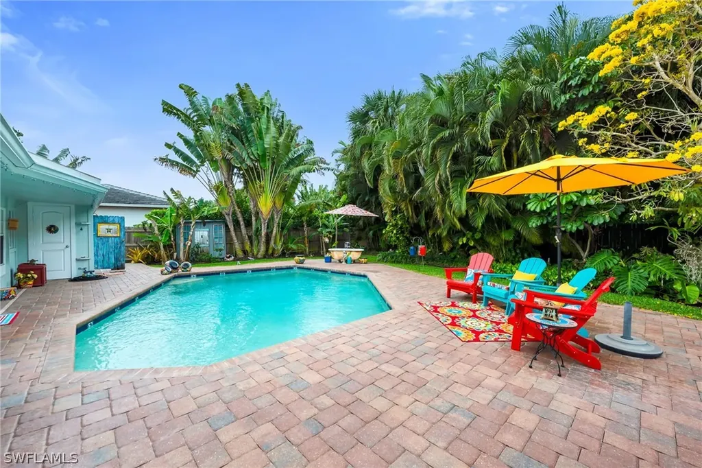 1541 Mandarin Road Naples FL 34102