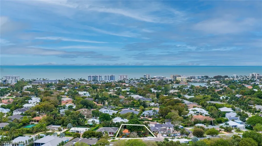 1541 Mandarin Road Naples FL 34102