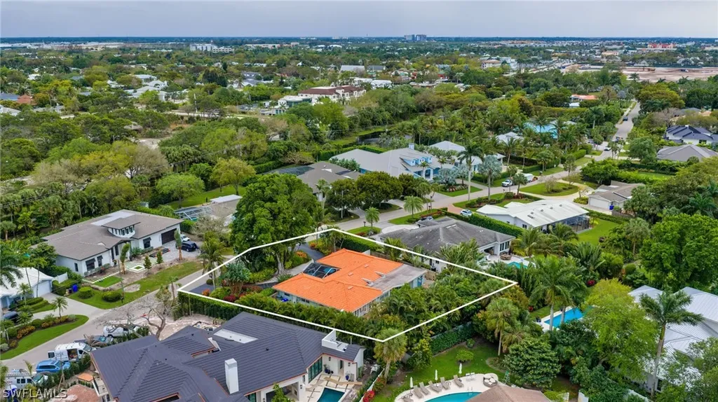 1541 Mandarin Road Naples FL 34102