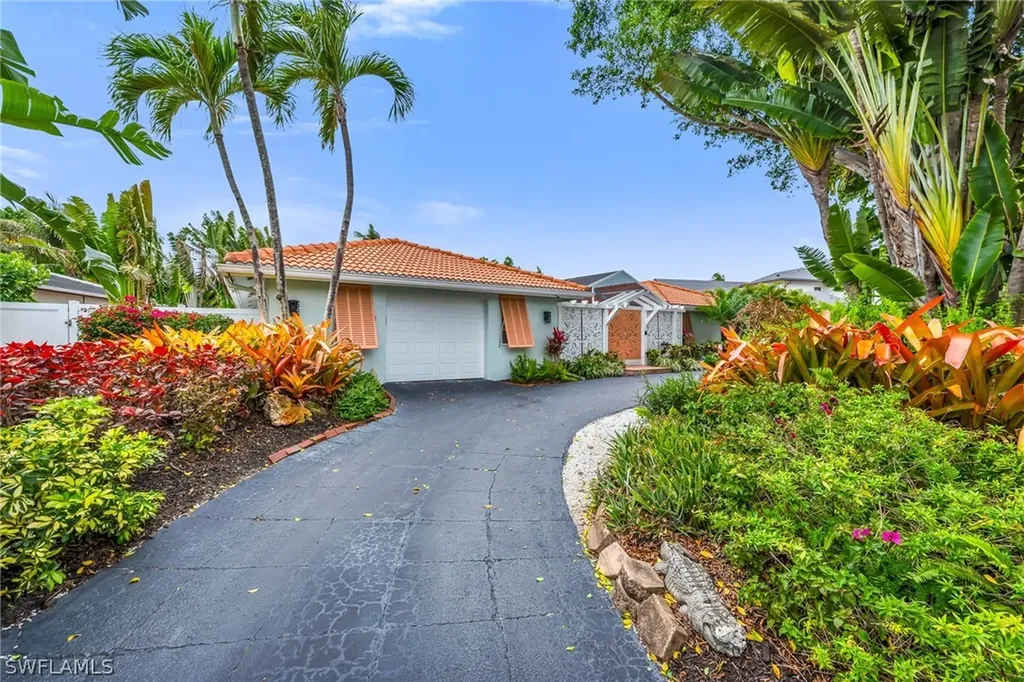 1541 Mandarin Road Naples FL 34102