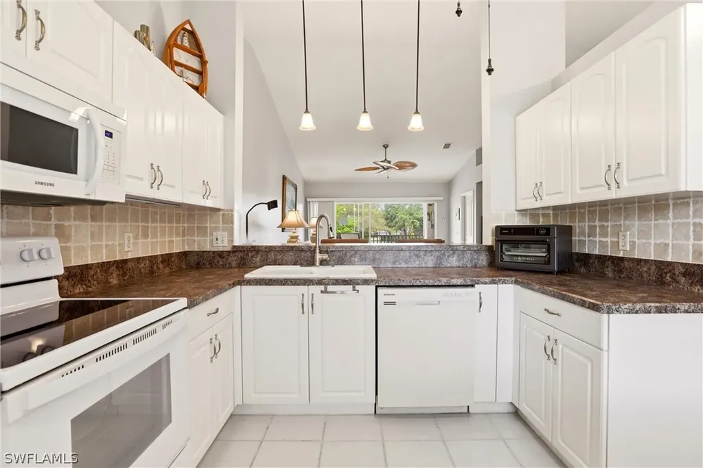 1723 Reuven Circle Naples FL 34112