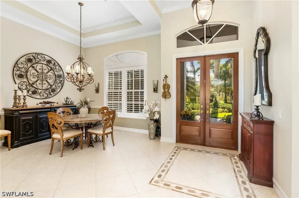 2501 Augusta Drive Naples FL 34109