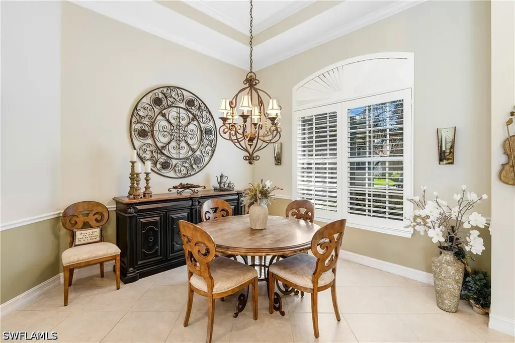 2501 Augusta Drive Naples FL 34109