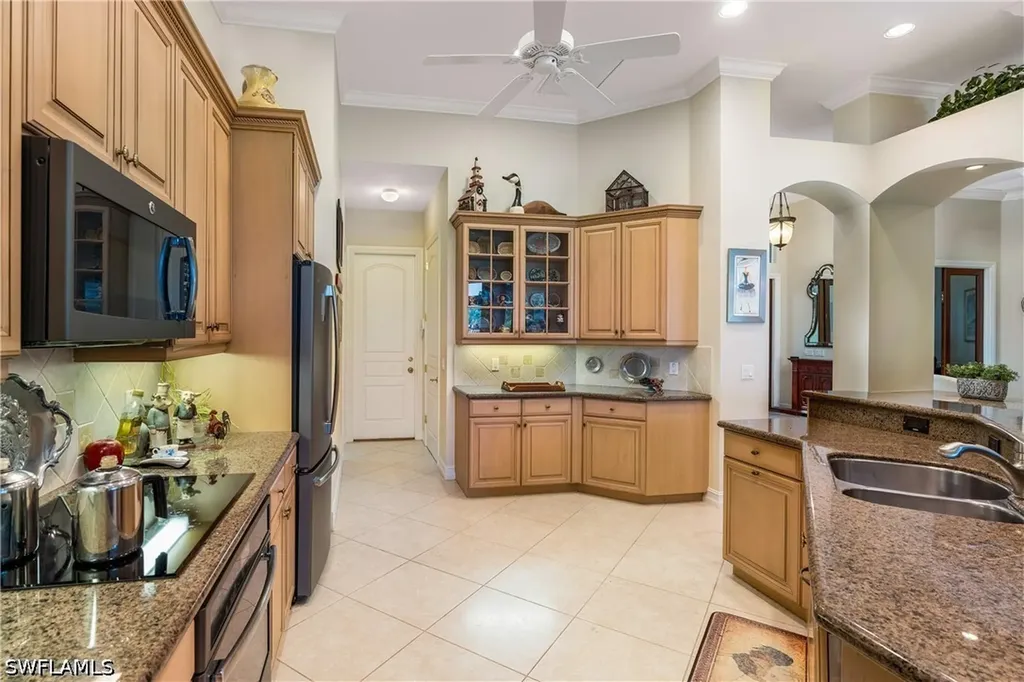 2501 Augusta Drive Naples FL 34109