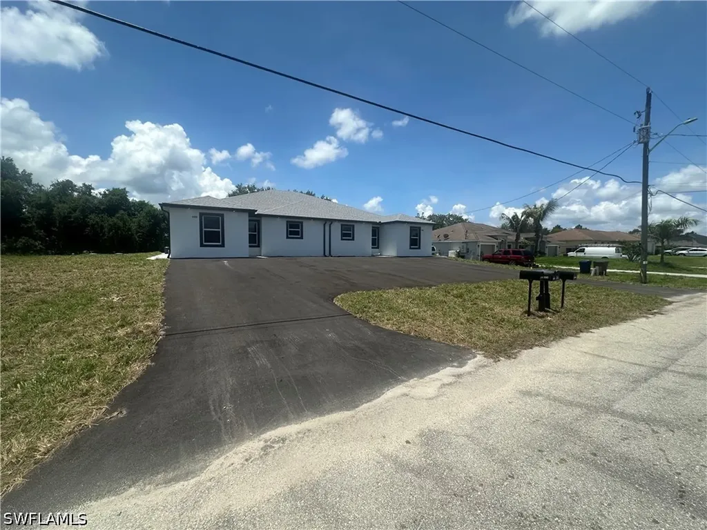 4429-4431 28th Street SW Lehigh Acres FL 33973