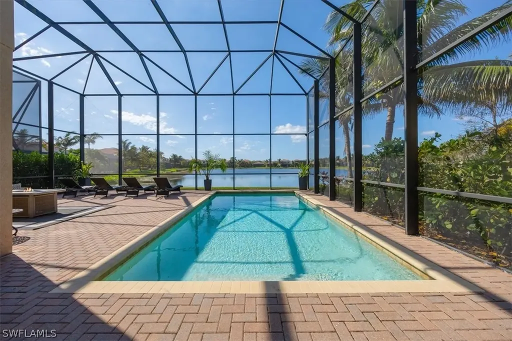 13905 Luna Drive Naples FL 34109