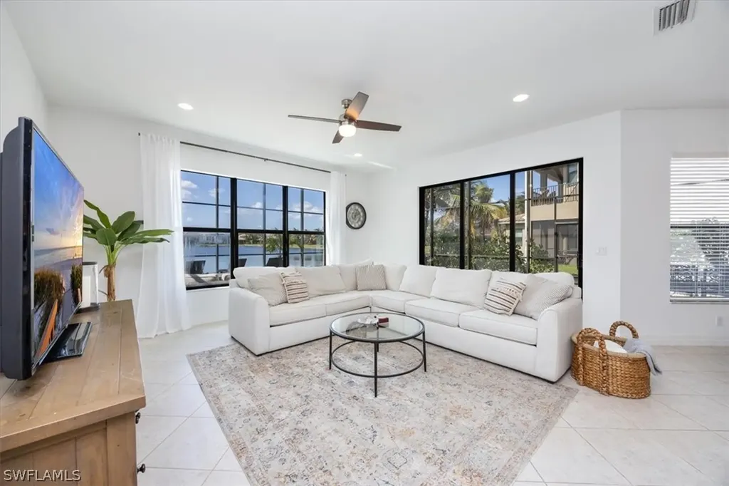 13905 Luna Drive Naples FL 34109