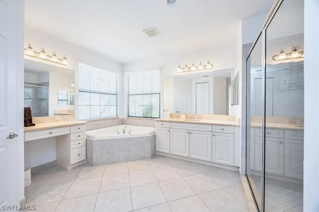13905 Luna Drive Naples FL 34109