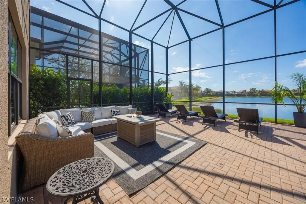13905 Luna Drive Naples FL 34109