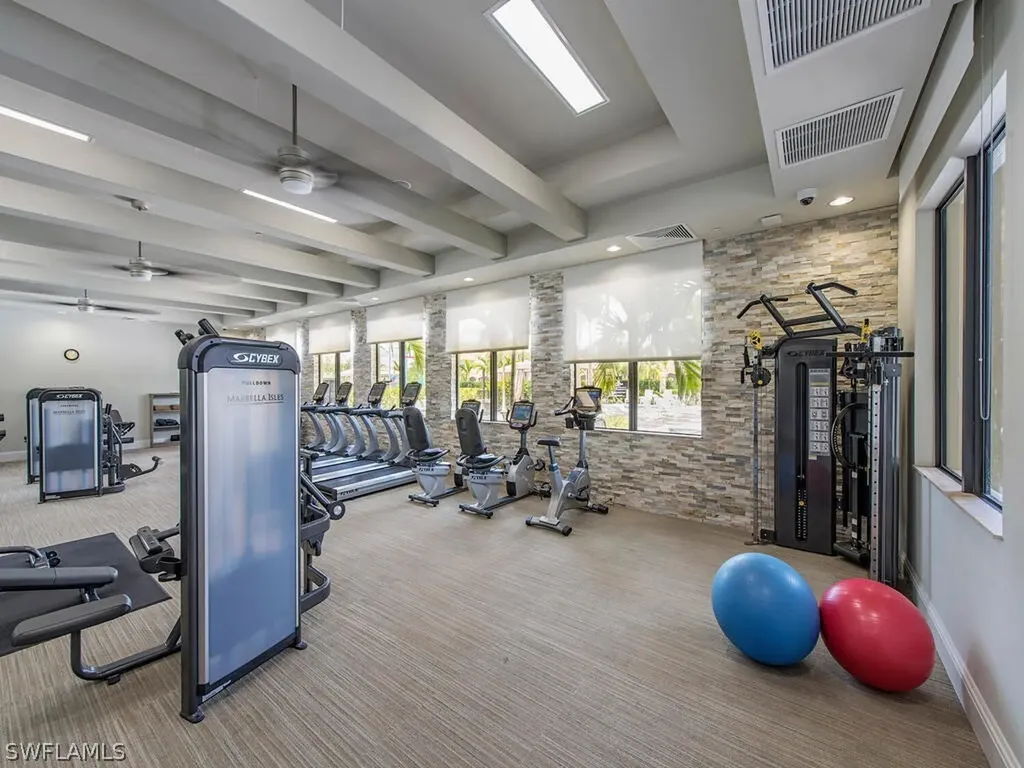 13905 Luna Drive Naples FL 34109