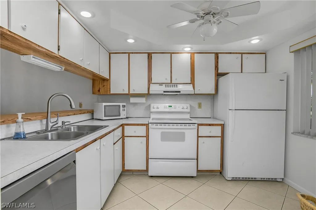 190 Palm Drive Naples FL 34112