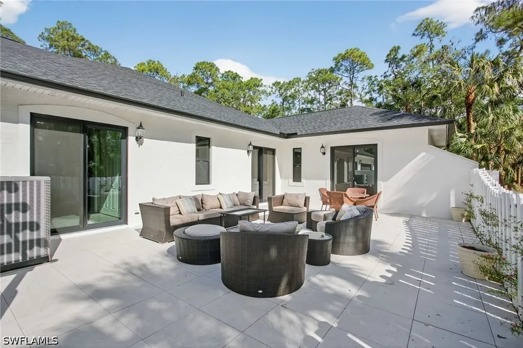 4075 1st Avenue SW Naples FL 34119
