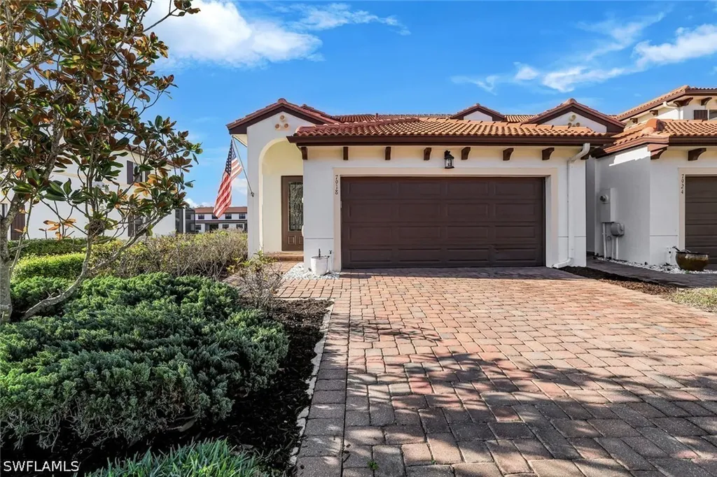 7918 Bristol Circle Naples FL 34120