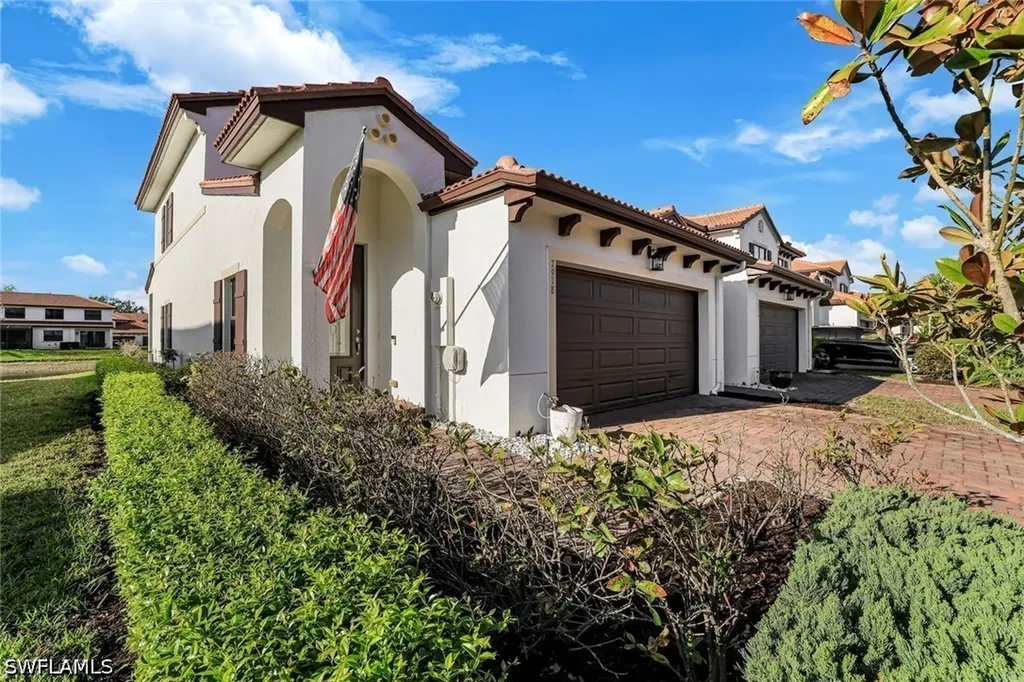 7918 Bristol Circle Naples FL 34120