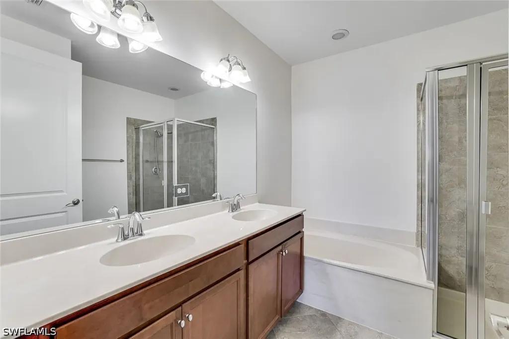 7918 Bristol Circle Naples FL 34120