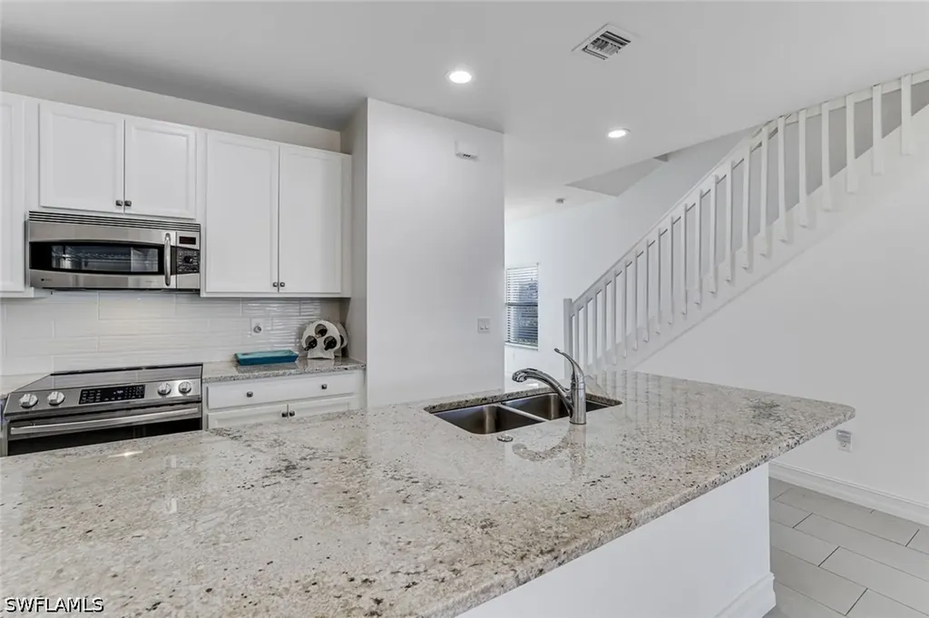 7918 Bristol Circle Naples FL 34120