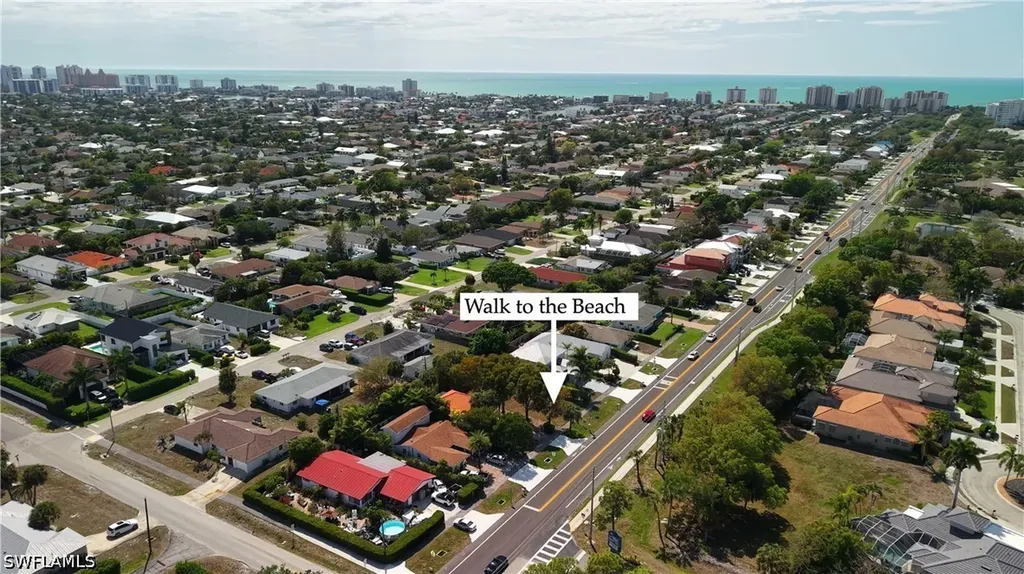 686 111th Avenue N Naples FL 34108