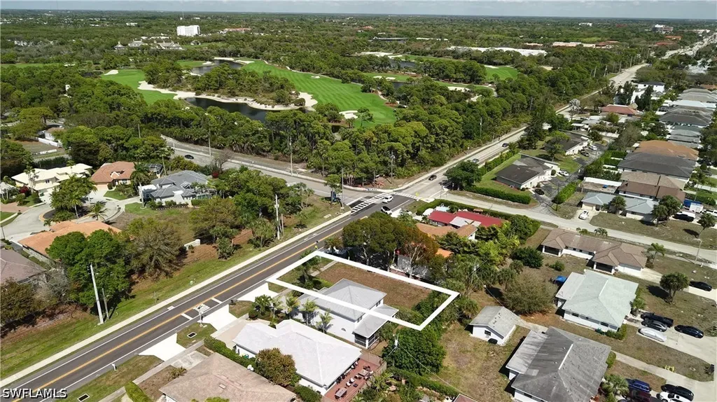 686 111th Avenue N Naples FL 34108