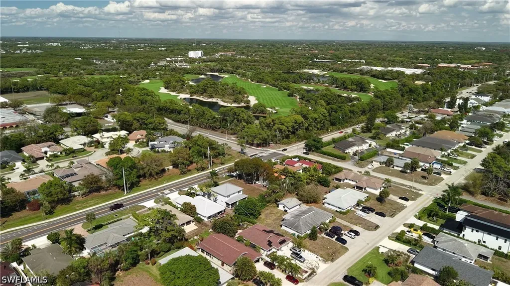 686 111th Avenue N Naples FL 34108