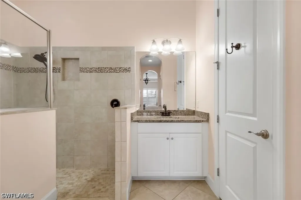 8527 Palacio Terrace N Naples FL 34114