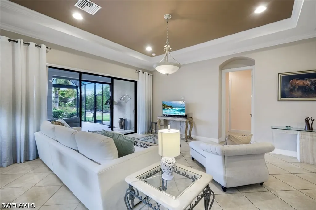8527 Palacio Terrace N Naples FL 34114