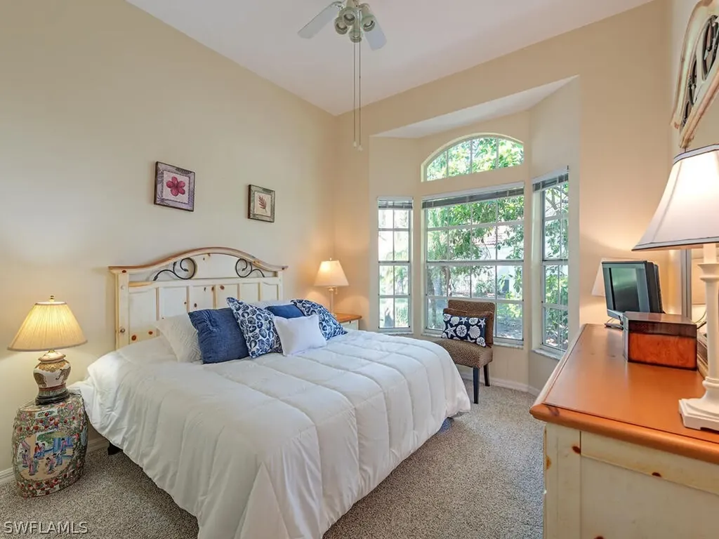 130 Amblewood Lane Naples FL 34105