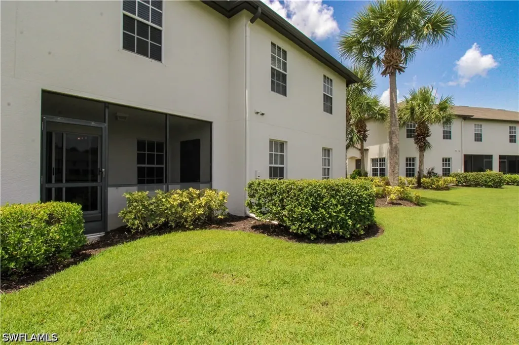 9051 Gervais Circle Naples FL 34120
