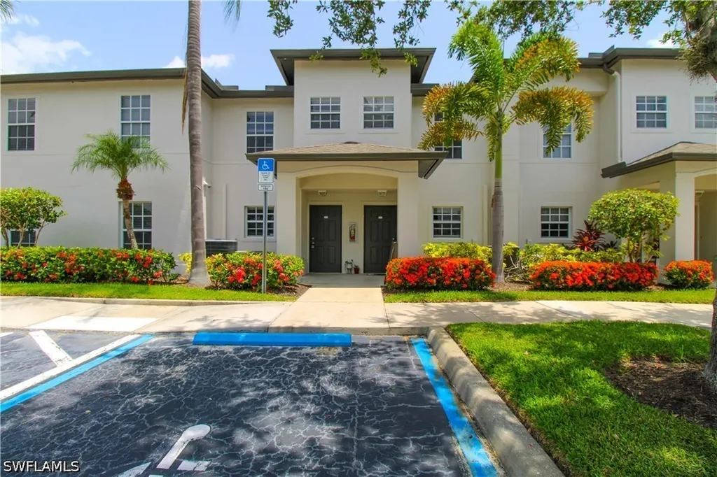9051 Gervais Circle Naples FL 34120