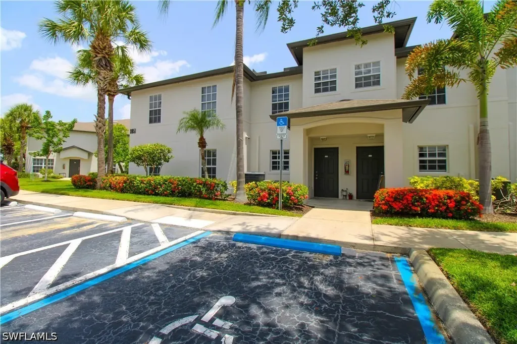 9051 Gervais Circle Naples FL 34120
