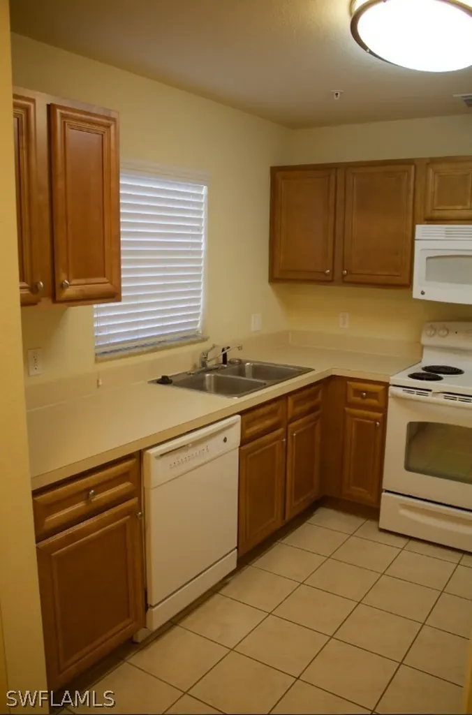 9051 Gervais Circle Naples FL 34120