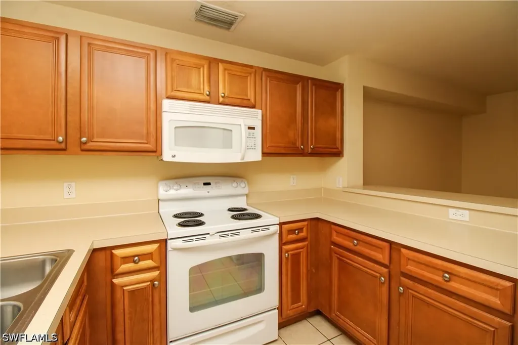 9051 Gervais Circle Naples FL 34120