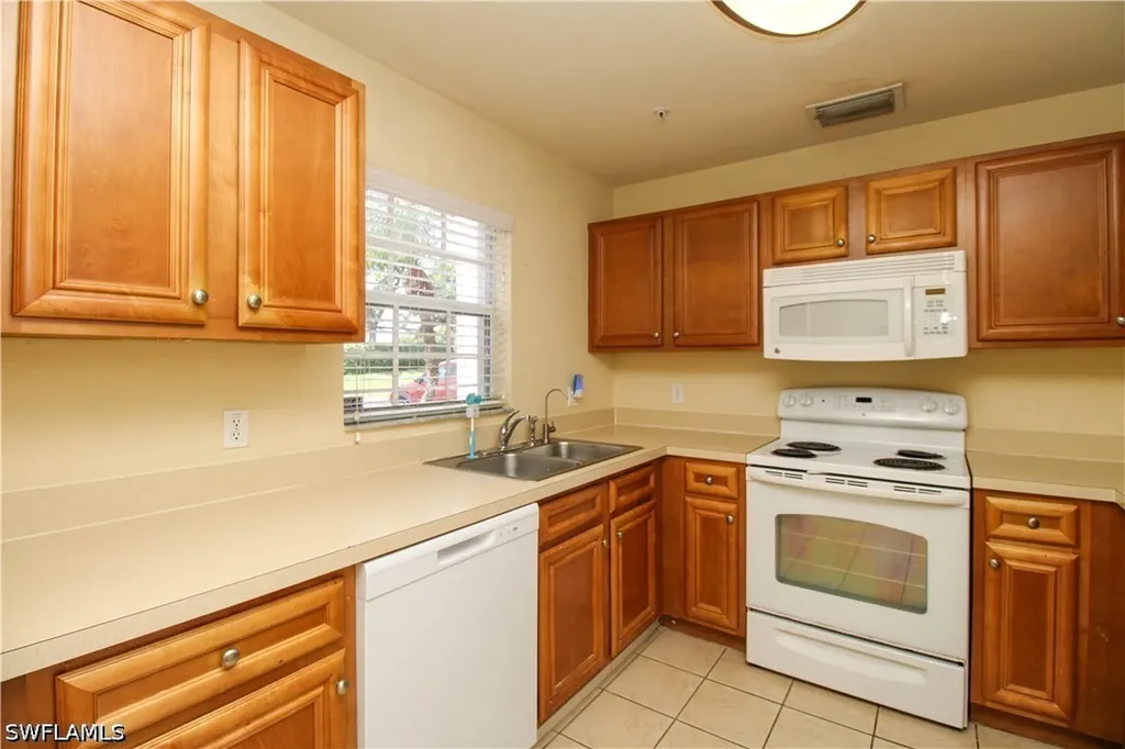 9051 Gervais Circle Naples FL 34120