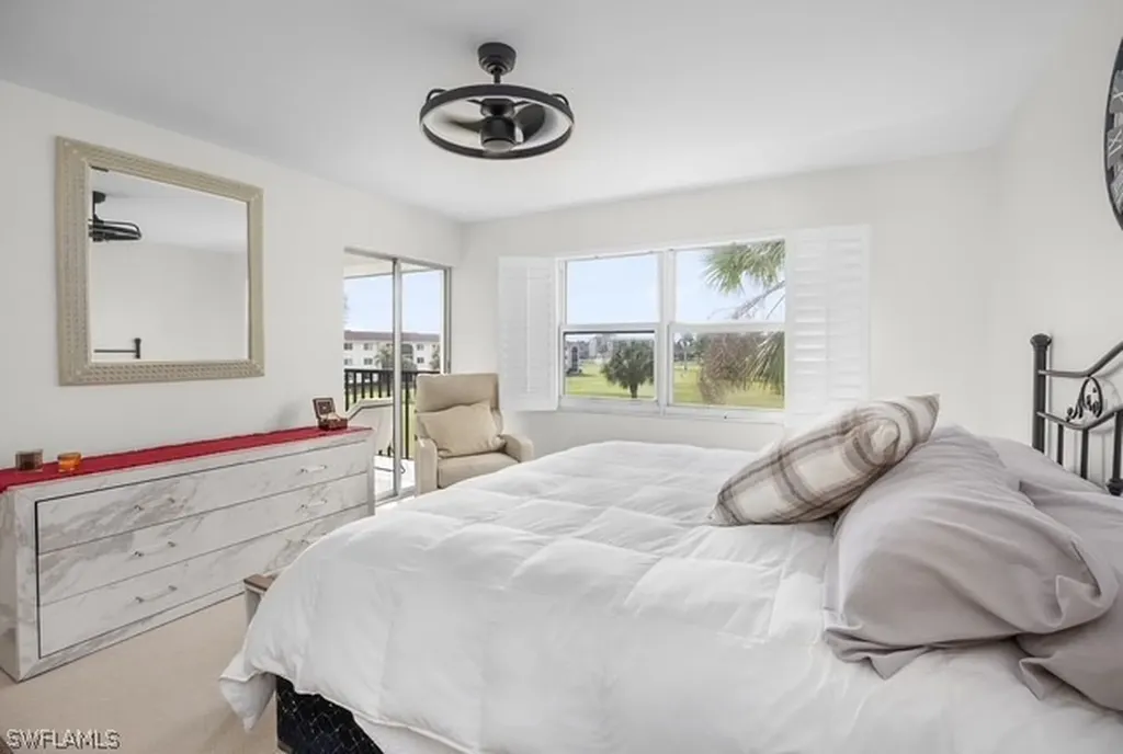 37 High Point Circle E Naples FL 34103