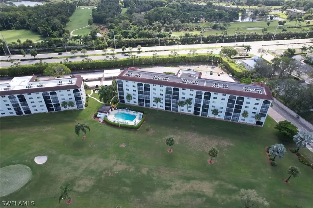 37 High Point Circle E Naples FL 34103