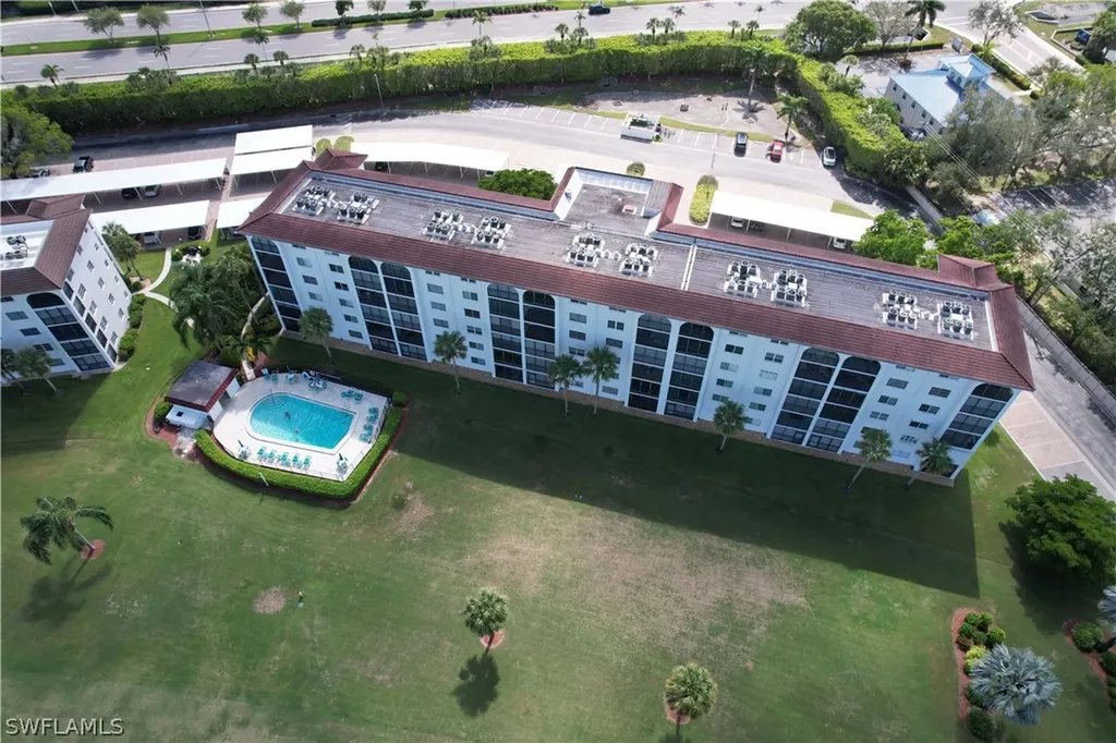 37 High Point Circle E Naples FL 34103