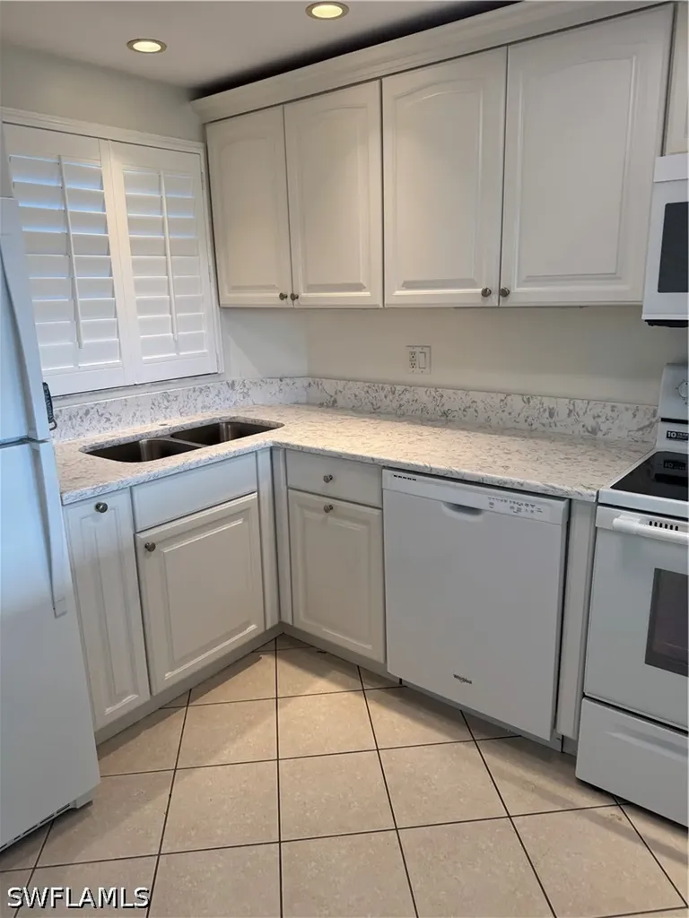 37 High Point Circle E Naples FL 34103