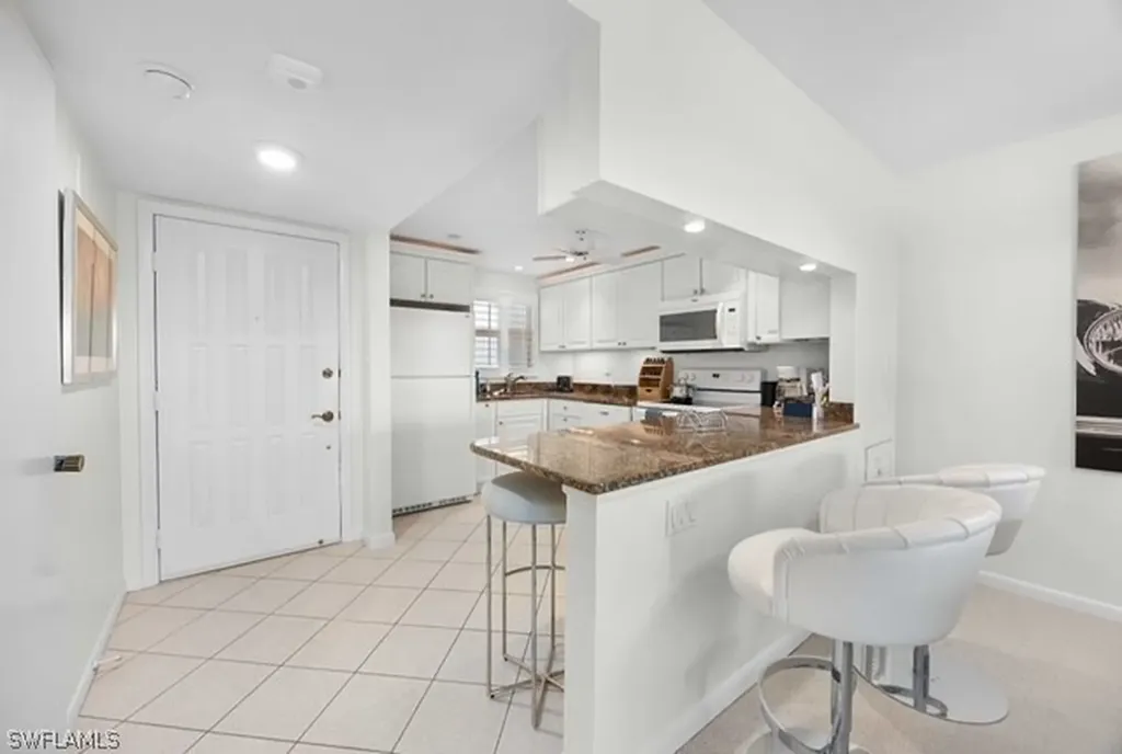 37 High Point Circle E Naples FL 34103