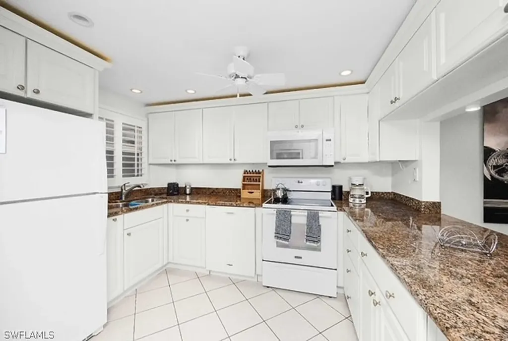 37 High Point Circle E Naples FL 34103