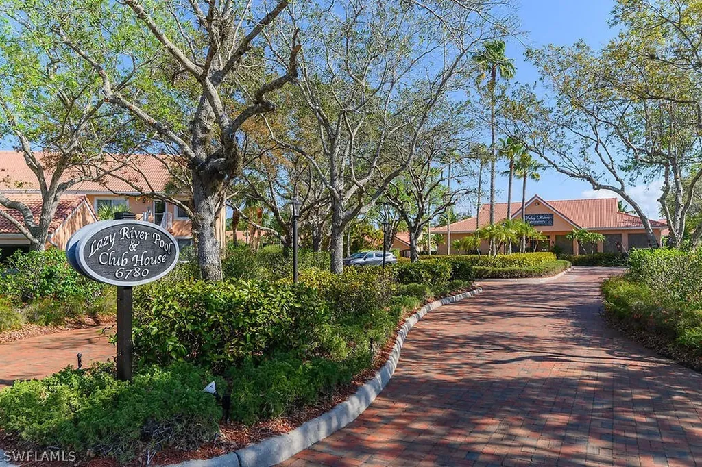 6730 Beach Resort Drive Naples FL 34114
