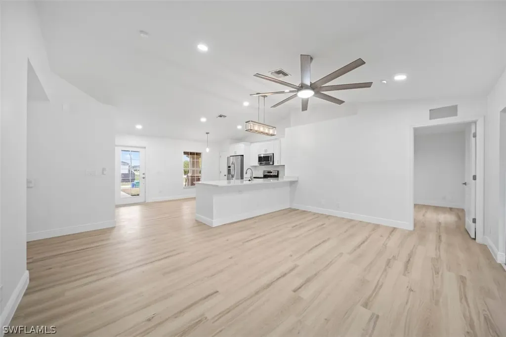 3011 NE 4th Avenue Cape Coral FL 33909