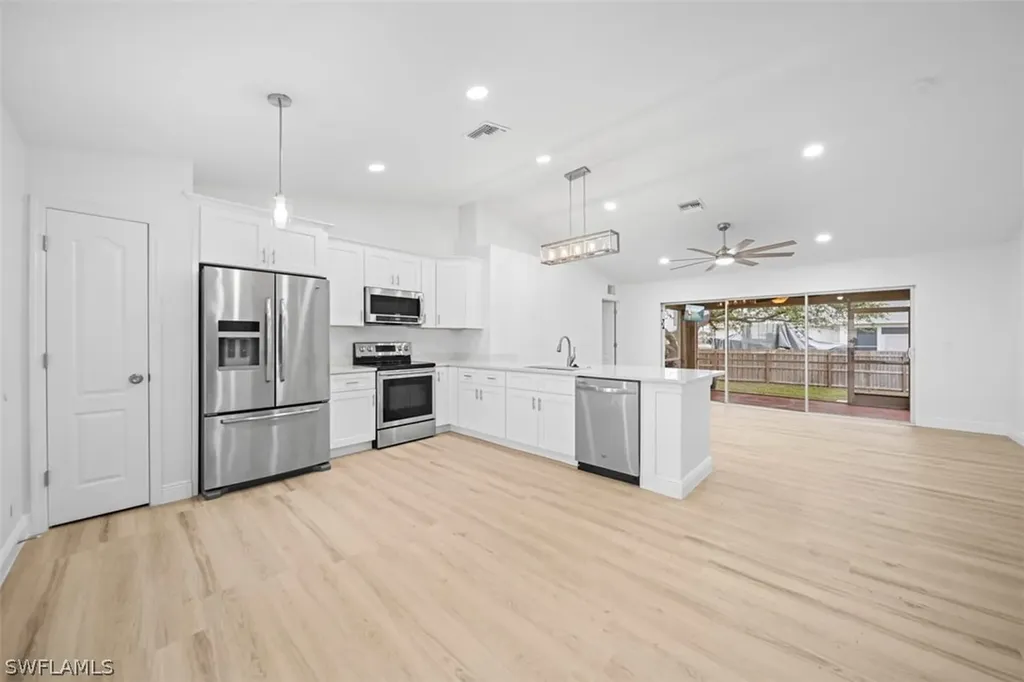 3011 NE 4th Avenue Cape Coral FL 33909