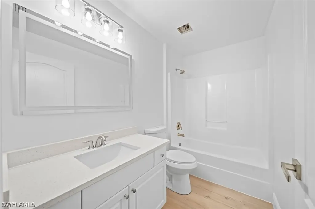 3011 NE 4th Avenue Cape Coral FL 33909