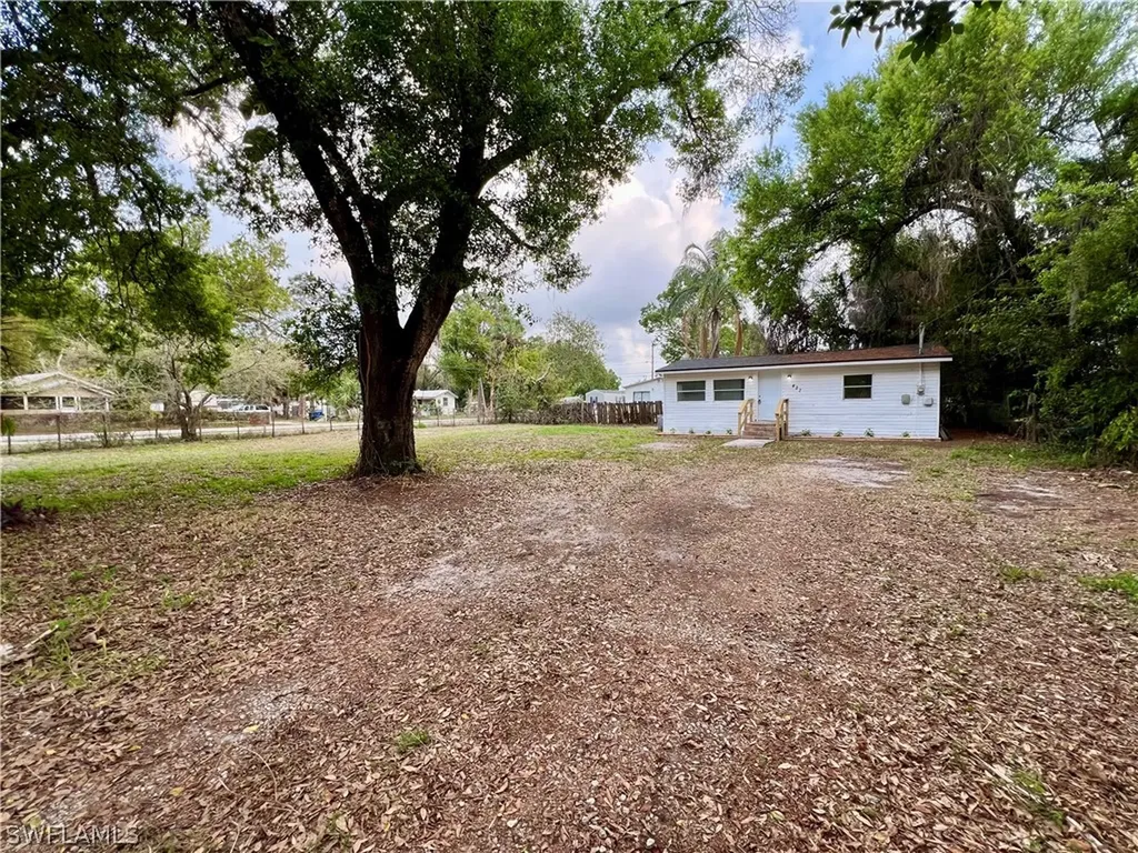 427 Capitol Street North Fort Myers FL 33903